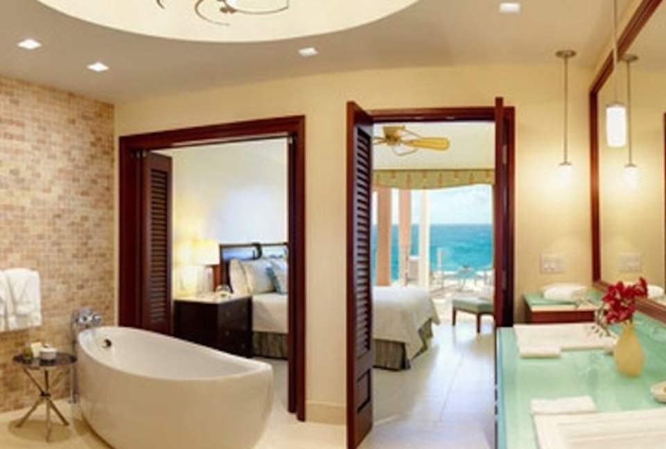 Southampton, Bermuda - The Reefs Club - 3 Bedroom Residence - Southampton, Bermuda