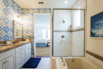 La Jolla Luxury Country Beach Cottage - La Jolla, California