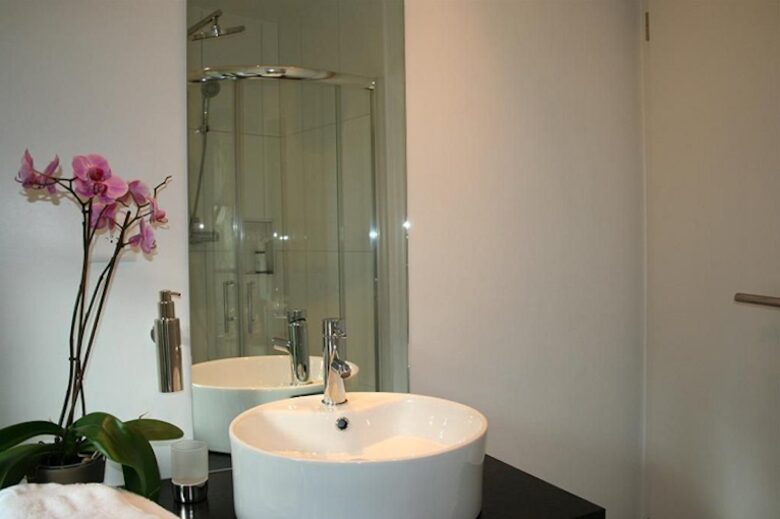 Home Exchange in Lutry, Vaud, Switzerland