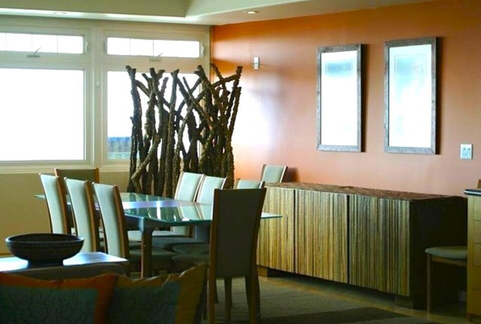 The Pool House on the Strand - Hermosa Beach, California