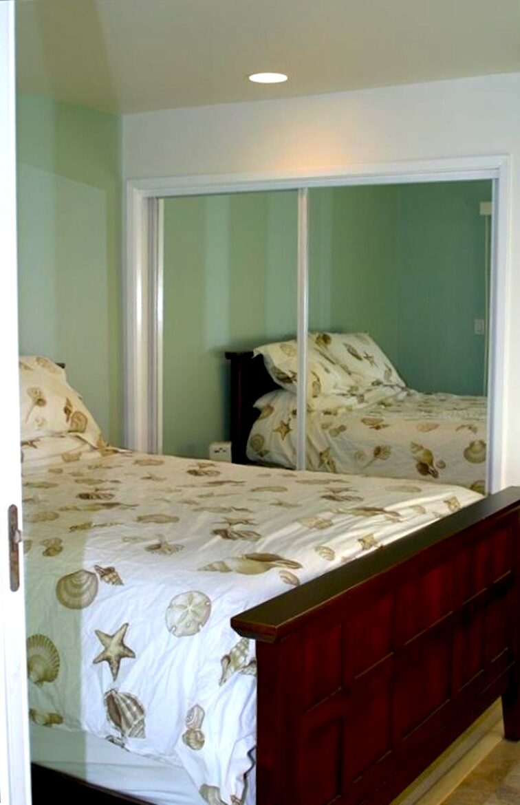 The Pool House on the Strand - Hermosa Beach, California