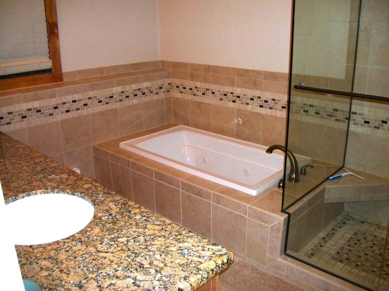 Jetted Tub and Shower