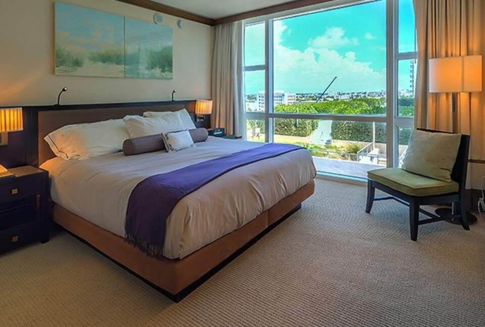 Carillon Hotel & Spa with optional Yacht Rental! - Miami Beach, Florida