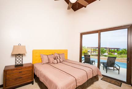 Pristine Bay Beach Villa 104 - Roatan, Honduras