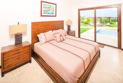 Pristine Bay Beach Villa 104 - Roatan, Honduras