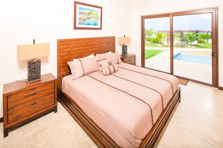 Pristine Bay Beach Villa 104 - Roatan, Honduras