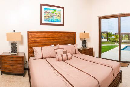 Pristine Bay Beach Villa 104 - Roatan, Honduras