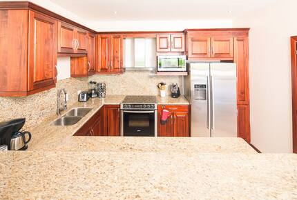 Pristine Bay Beach Villa 104 - Roatan, Honduras