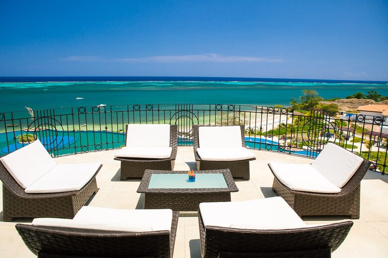 Pristine Bay Beach Villa 104 - Roatan, Honduras