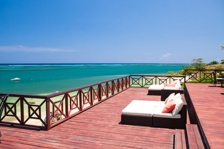 Pristine Bay Beach Villa 104 - Roatan, Honduras