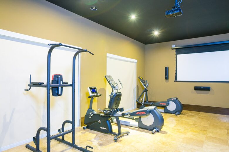 Pristine Bay Beach Villa 104 - Roatan, Honduras