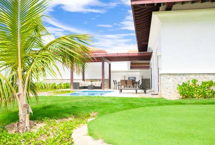 Pristine Bay Beach Villa 104 - Roatan, Honduras