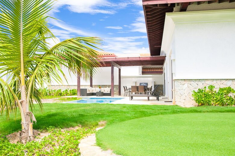 Pristine Bay Beach Villa 104 - Roatan, Honduras