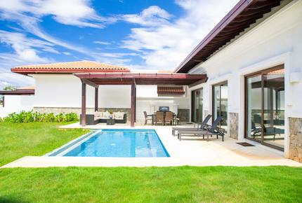 Pristine Bay Beach Villa 104 - Roatan, Honduras