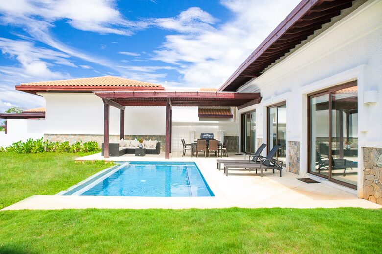 Pristine Bay Beach Villa 104 - Roatan, Honduras