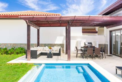 Pristine Bay Beach Villa 104 - Roatan, Honduras