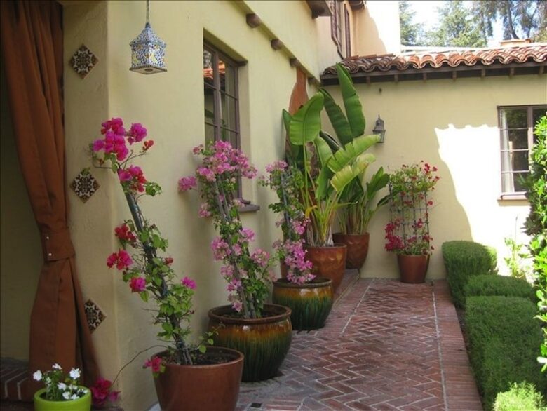 Los Feliz Villa - Los Angeles, California