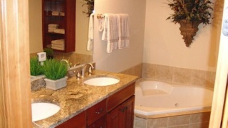 Mountain Air Country Club at Blue Ridge Mountain Retreat - Burnsville, North Carolina