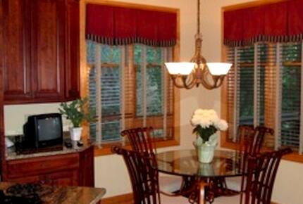 Mountain Air Country Club at Blue Ridge Mountain Retreat - Burnsville, North Carolina