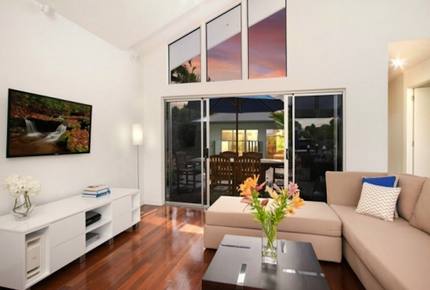 The Boat House, Blue Water, Cairns Beaches - Trinity Beach, Australia