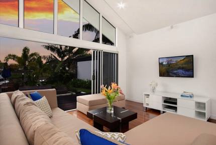 The Boat House, Blue Water, Cairns Beaches - Trinity Beach, Australia