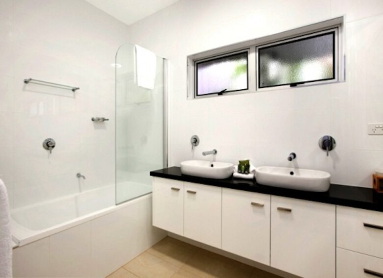 The Boat House, Blue Water, Cairns Beaches - Trinity Beach, Australia