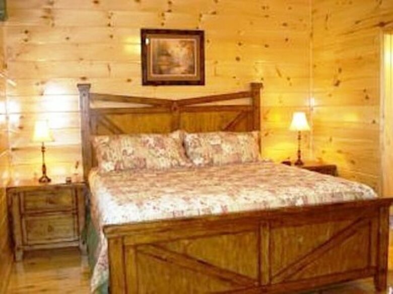 The Hummingbird - Sevierville, Tennessee