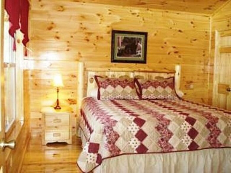 The Hummingbird - Sevierville, Tennessee