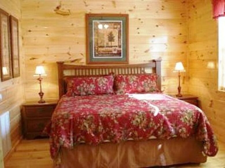 The Hummingbird - Sevierville, Tennessee