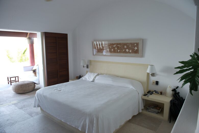 Tropical Seclusion - Ixtapa, Mexico