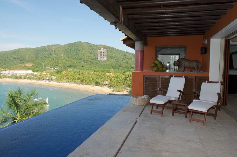 Tropical Seclusion - Ixtapa, Mexico