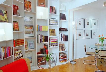 Passy Trocadero Townhome: Private Entrance - Paris, France