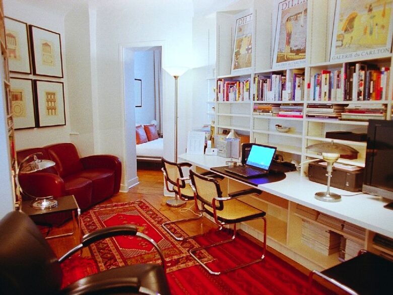 Passy Trocadero Townhome: Private Entrance - Paris, France