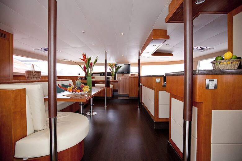 TradeWinds Yacht Cabin for 2 - Guadeloupe Sailing Vacation - Guadeloupe, Guadeloupe