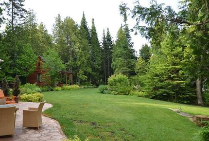 Aux trois girouettes - St-Adolphe d'Howard, Canada