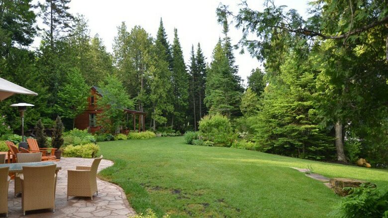 Aux trois girouettes - St-Adolphe d'Howard, Canada