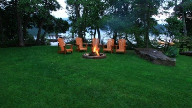 Aux trois girouettes - St-Adolphe d'Howard, Canada