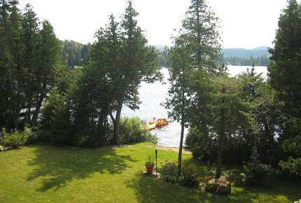 Aux trois girouettes - St-Adolphe d'Howard, Canada