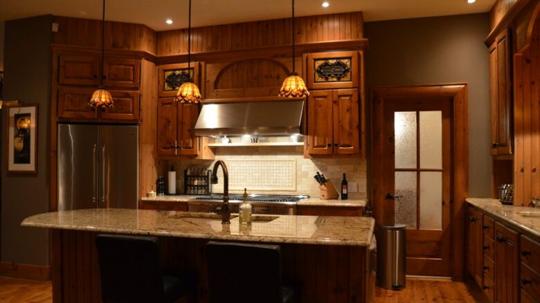 Aux trois girouettes - St-Adolphe d'Howard, Canada