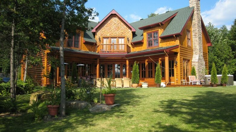 Aux trois girouettes - St-Adolphe d'Howard, Canada