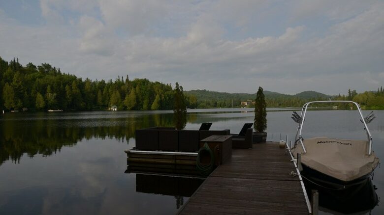 Aux trois girouettes - St-Adolphe d'Howard, Canada