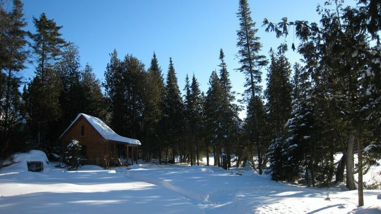 Aux trois girouettes - St-Adolphe d'Howard, Canada