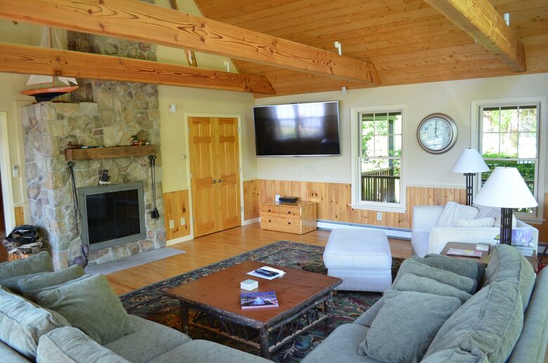 Lake Winnipesaukee Lakehouse - Tuftonboro, New Hampshire