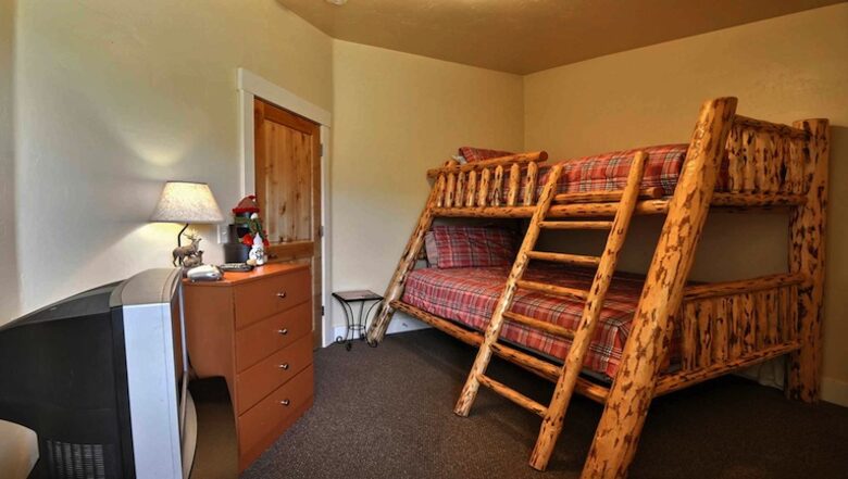 Bunk Bedroom