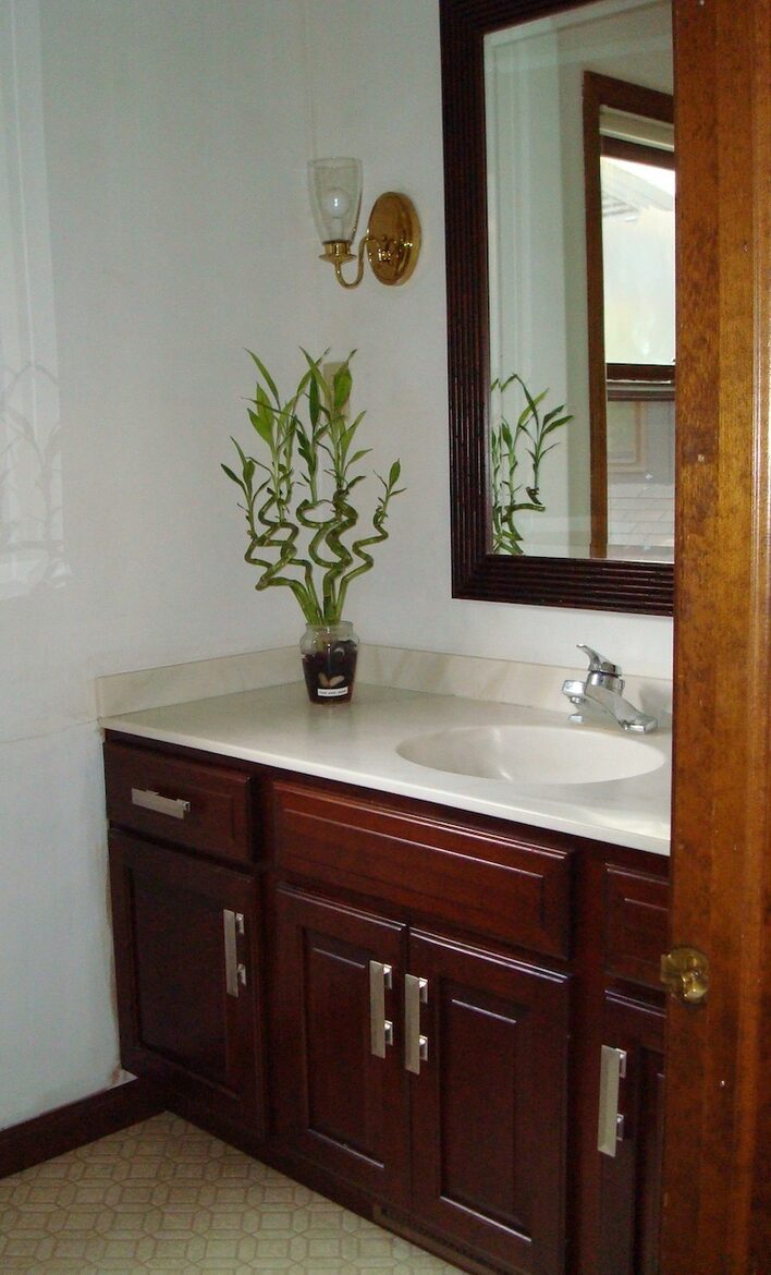 Classic Hudson Riverfront Home and Pool - Highland, New York