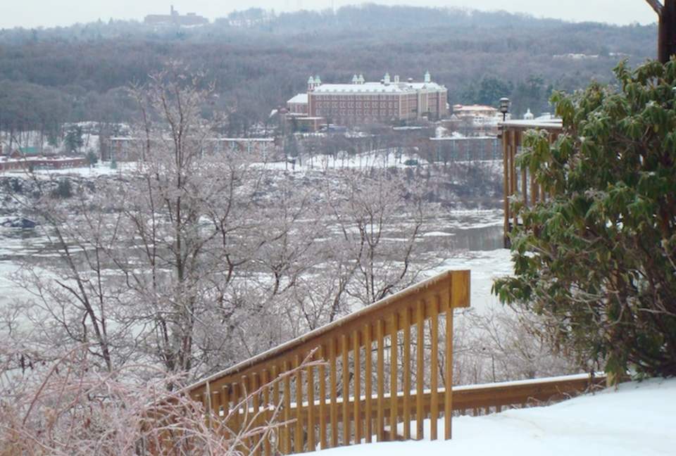 Classic Hudson Riverfront Home and Pool - Highland, New York