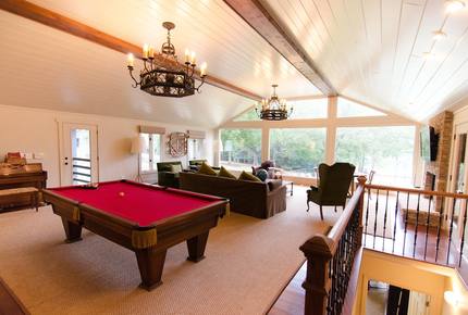 Ark on Lake Lanier - Gainesville, Georgia