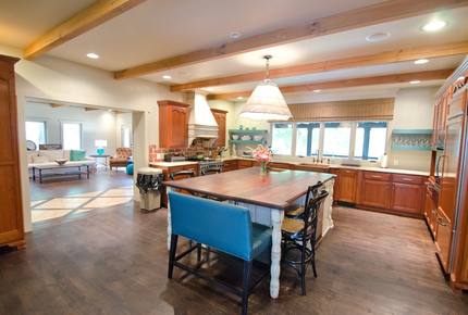 Ark on Lake Lanier - Gainesville, Georgia