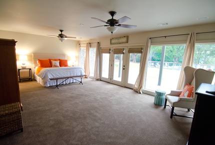 Ark on Lake Lanier - Gainesville, Georgia