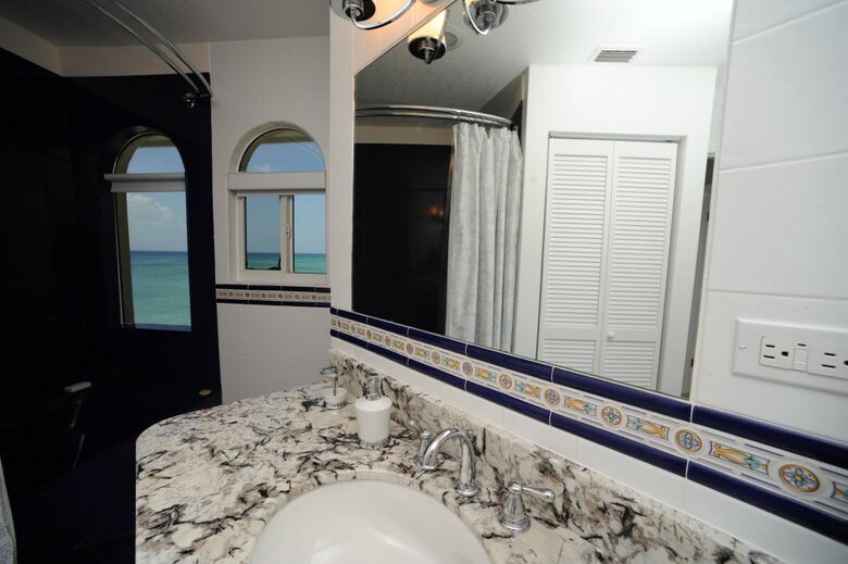 Boggy Sand Villa - West Bay, Cayman Islands